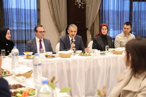 Valilik Birimlerinde Görevli Personeller ile İftar